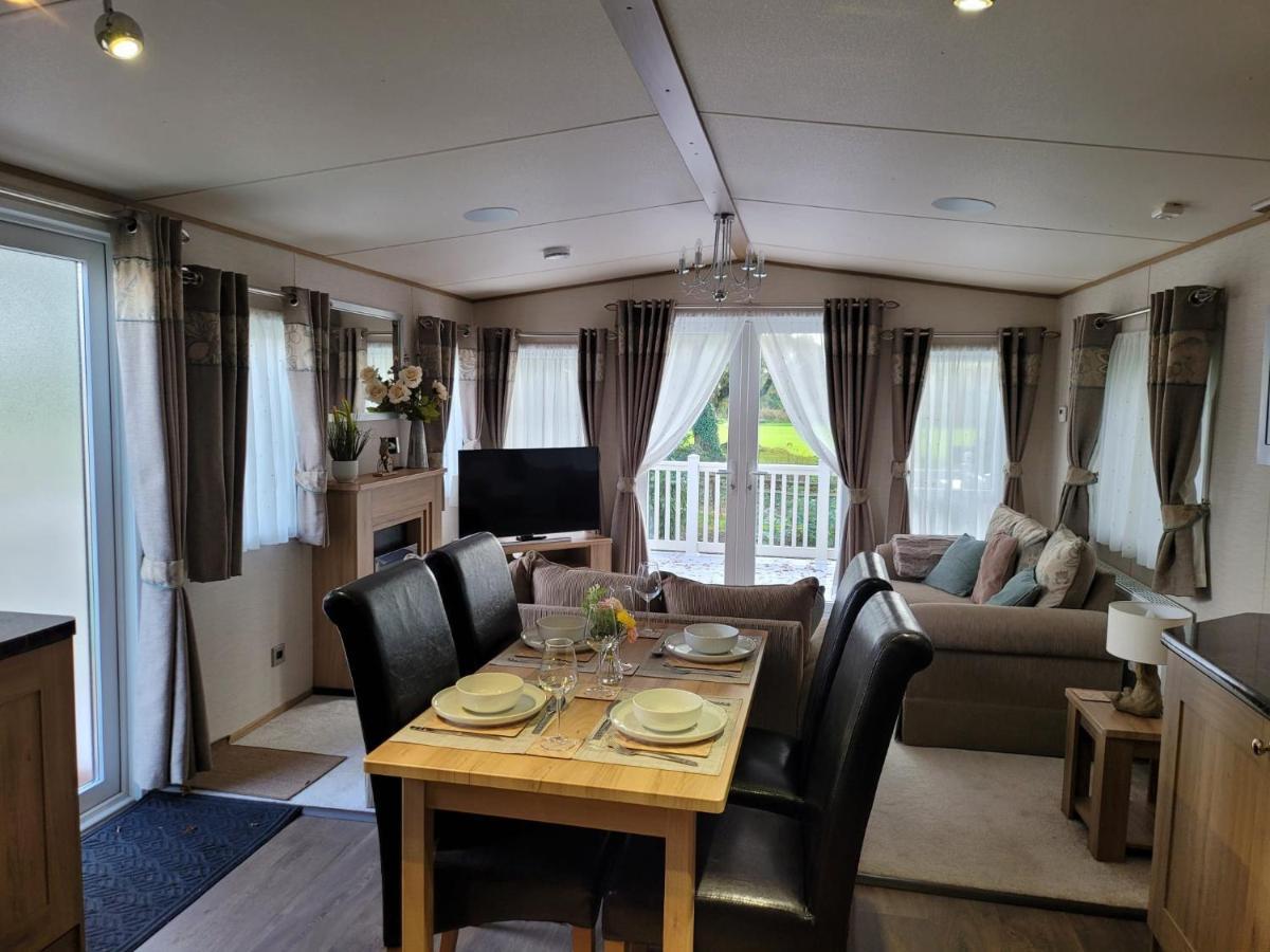 New Forest 2-bed Premium Home, Hoburne Bashley Park,new Milton, Park Leisure Pass At An Additonal Cost Campsite New Milton