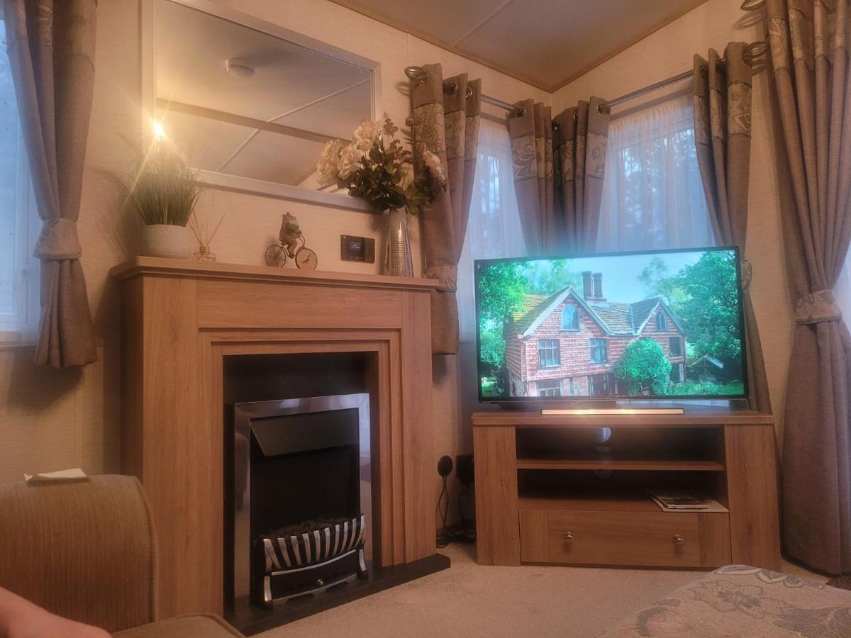 New Forest 2-bed Premium Home, Hoburne Bashley Park,new Milton, Park Leisure Pass At An Additonal Cost Campsite *